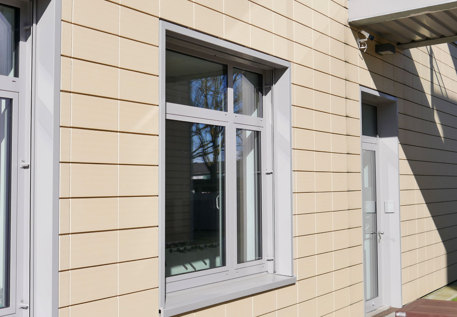 Aluminium-Fenster- und Türanlage an der PWTH Diepholz