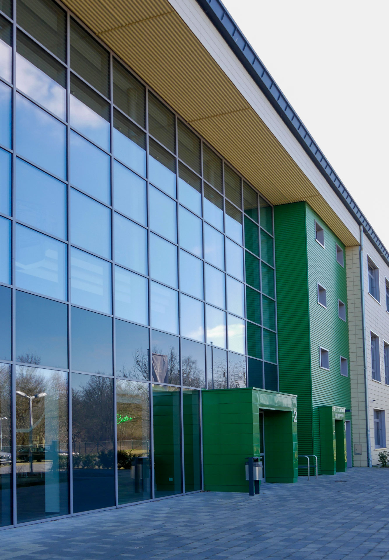 Aluminium-Glas-Fassade am Neubau der PWTH in Diepholz